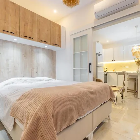 Lejlighed Rose 1 Fantastic 1+1 With Private Terrasse