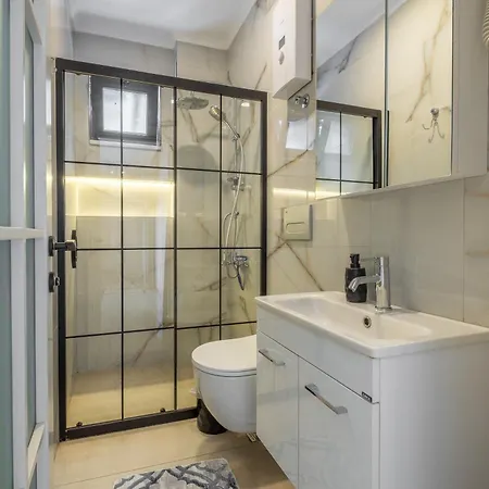 Rose 1 Fantastic 1+1 With Private Terrasse Apartman *